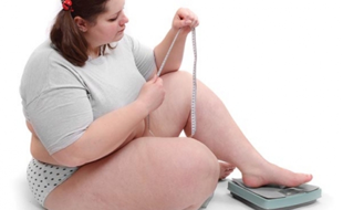 Phụ nữ khó giảm cân hơn nam. Tại sao ?